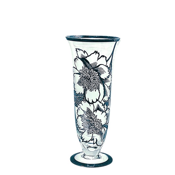Sterling Silver Embossed Wedding Vase by: Silver City-Flanders Pattern - Picture 3 of 5